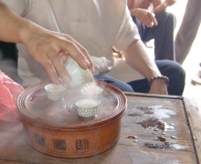 Gaiwans are commonly used for Chazhou gong fu tea instead of a yixing pot.