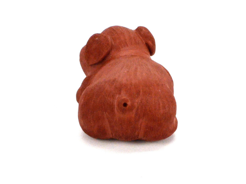 Tail view of happy piggy yixing clay tea pet.