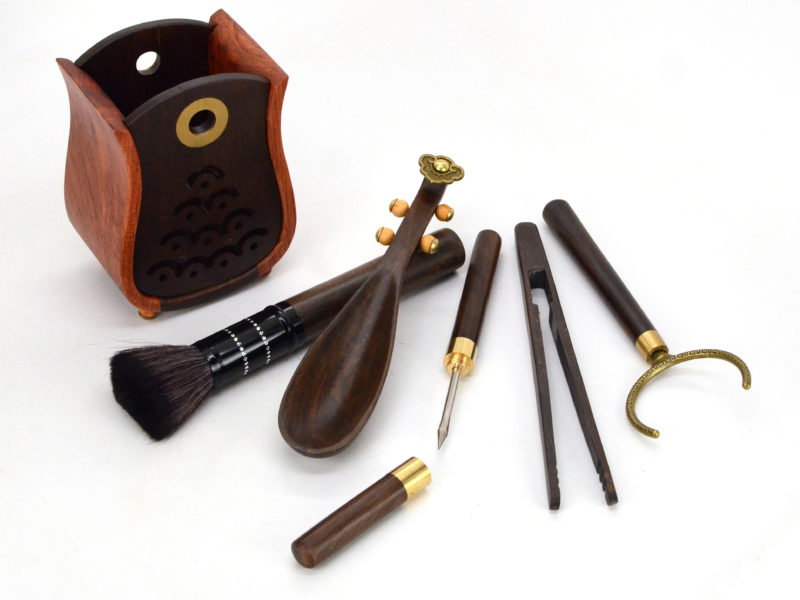 The five tools included in musical instrument ebony tea utensil set.