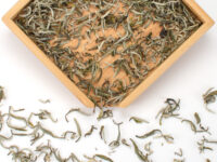 Zhi Xiang Ganlu (Gardenia Sweet Dew) scented green tea dry leaves.
