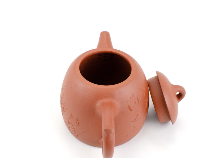 Inset strainer inside Bell Qing Shui Ni Yixing Teapot