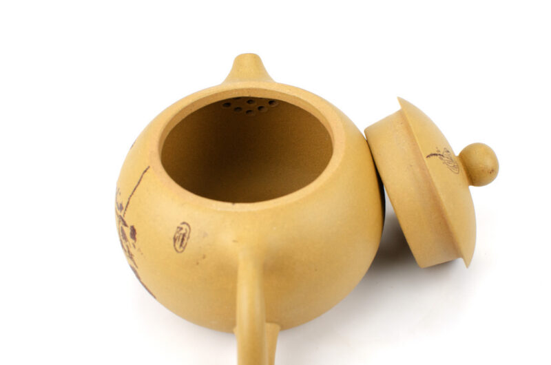 Inset strainer inside Yellow Lotus Pond Xishi Duan Ni Yixing Teapot