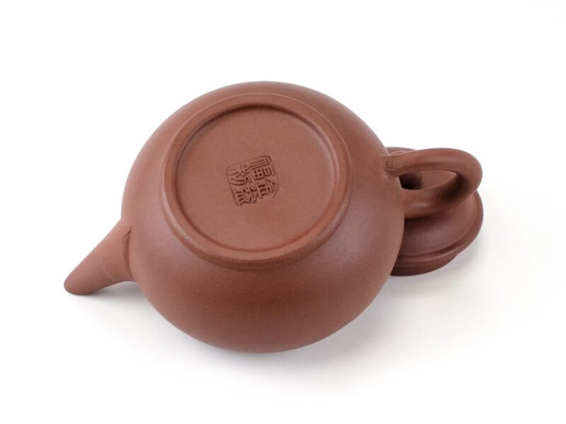 Base of Shui Ping Style Qing Shui Ni Yixing Teapot