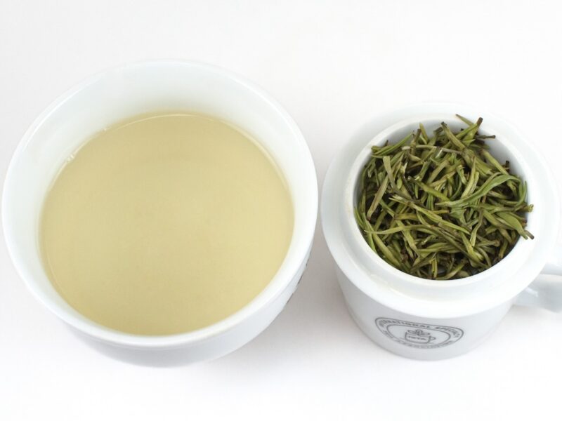 You Lan (Shadow Orchid) scented green tea and strained leaves.