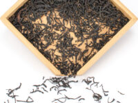 Feizi Xiao (Concubine's Smile) Wuyi black tea dry leaves.